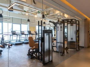 Отель Premier Inn Dubai Dragon Mart