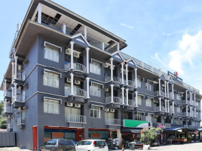 OYO Capital O 89876 Safari Hotel