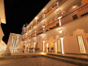 Chunshan · Sky City Hostel