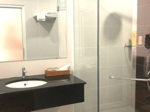 Victory Airport Hotel