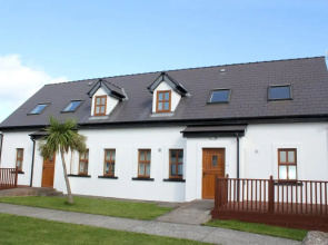 Hookless Holiday Homes