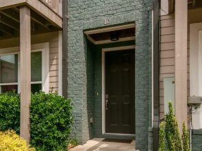 Close to the Gulch - Book Today