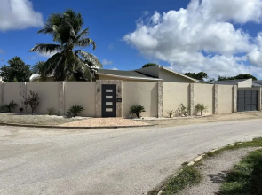 3 Bedroom Villa in Pos Chiquito Sun and Fun 5 Minute Walk to Beach