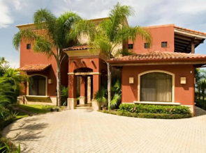 Playa Potrero 4 BR Home Large Saltwater Pool Spectacular Views - Villa Oasis
