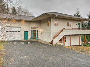 Ketchikan Home: Bay Views, 1/2 Mi to Hiking Trails