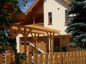 Family Panzio es Apartman Hazak