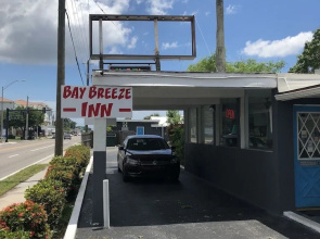 Bay Breeze Inn Bradenton Downtown