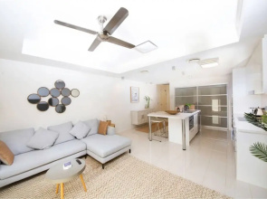 Modern 1 Bedroom Apartment Close To CBD
