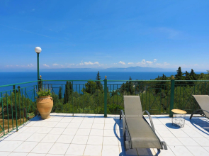 Antigoni Villa Tria in Longos