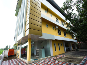 OYO 15599 Reem Residency
