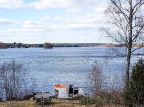Charming Cottage by Sjunnaryd Lake