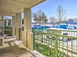 Walk-in Branson Condo w/ Balcony & Outdoor Pool!