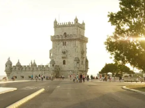 Modern Apartment near the Bridge