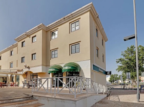 Vilamoura Central 1 by Homing