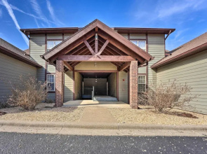 Branson West Golf Getaway w/ Pool Access!
