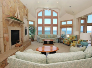 Atlantis - 7 Br Home