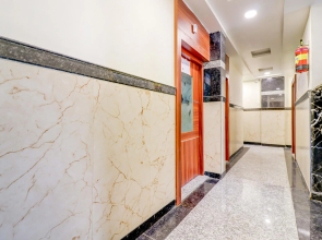 OYO 70847 Hotel Royal Aanandam