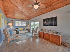 Everglades Getaway w/ Deck & Water Views!