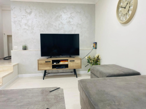 Perfect Southern Getaway with Balcony