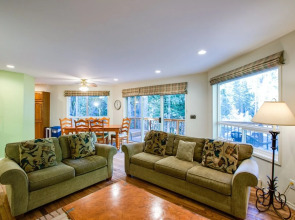 13SL - Hot Tub - Pets OK - WiFi - Sleeps 8