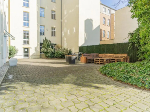 Exklusive Stadtvilla-190qm- Parkplatz- 3Schlafzimmer- 2 Bäder- Netflix- Waschmaschine- 4 Etagen-nähe Theater