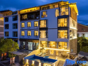 Qianhuan·evelyn·Wangshan Light Luxury Pool Homestay (Libo Xiaoqikong East Gate)