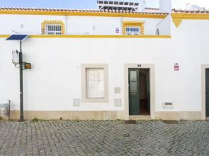 Yellow Stripe in Tavira