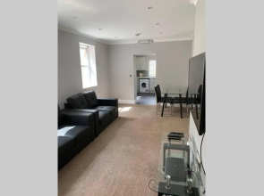 Large 7 Bedroom House