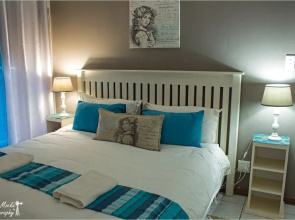 Cherry Lane Self Catering BB - 1 Bedroom Bathroom With Shower for 4 Guests