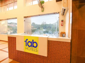 FabHotel Neena Palace