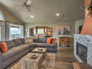 Jonestown House on Hill w/ Lake Travis Views!