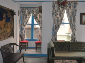 Mahmures House