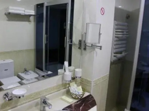 Отель Zargaron Plaza