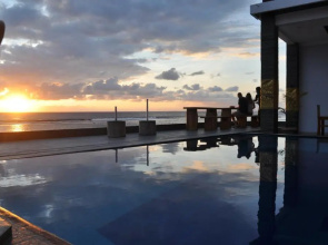 Pradana Beach Inn Luxury