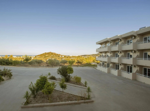 Hillside Studios & Apartments