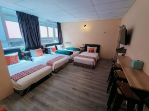 Loft Pals Urbanstay Lodge; Kapit