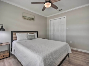 Gulf Breeze Retreat < 4 Mi to Beach Access!