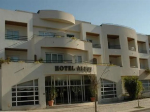 Upon Vila Hotel
