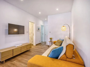 Qala Tranquil Escape - Stylish With Terrace AC