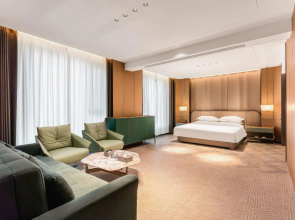 Baolifeng International Business Hotel