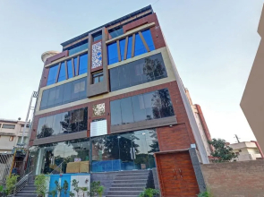 Treebo Tryst Glassy Junction