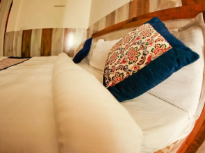 LN Hotel and Restaurant - Hostel