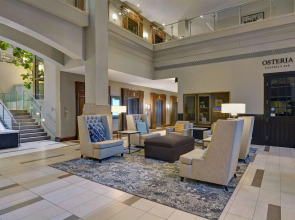 Embassy Suites by Hilton Chicago Downtown River North