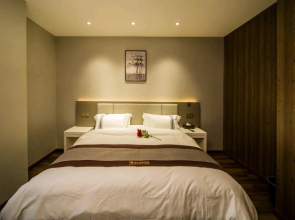 Monochrome Hotel Yibin Ruihao Business