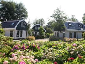 Luxury Holiday Home with Hot Tub at Dutch Coast