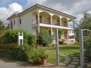 Larus Hotel