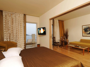 Akrotiri Beach Resort Hotel - Adults friendly