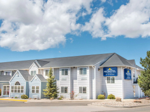 Microtel Inn & Suites by Wyndham Raton