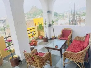 Suri Guest House
