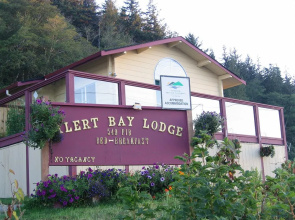 Alert Bay Lodge